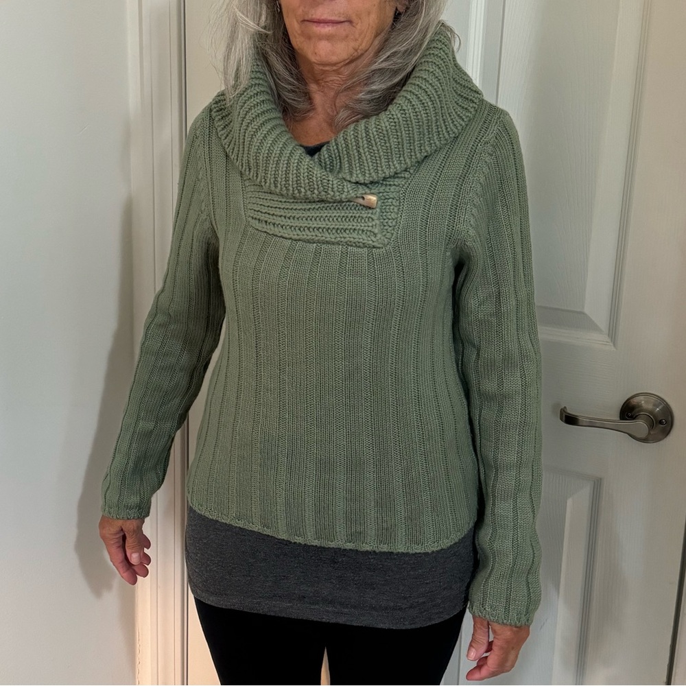 Hekla New Basic women’s cowl neck sweater Medium